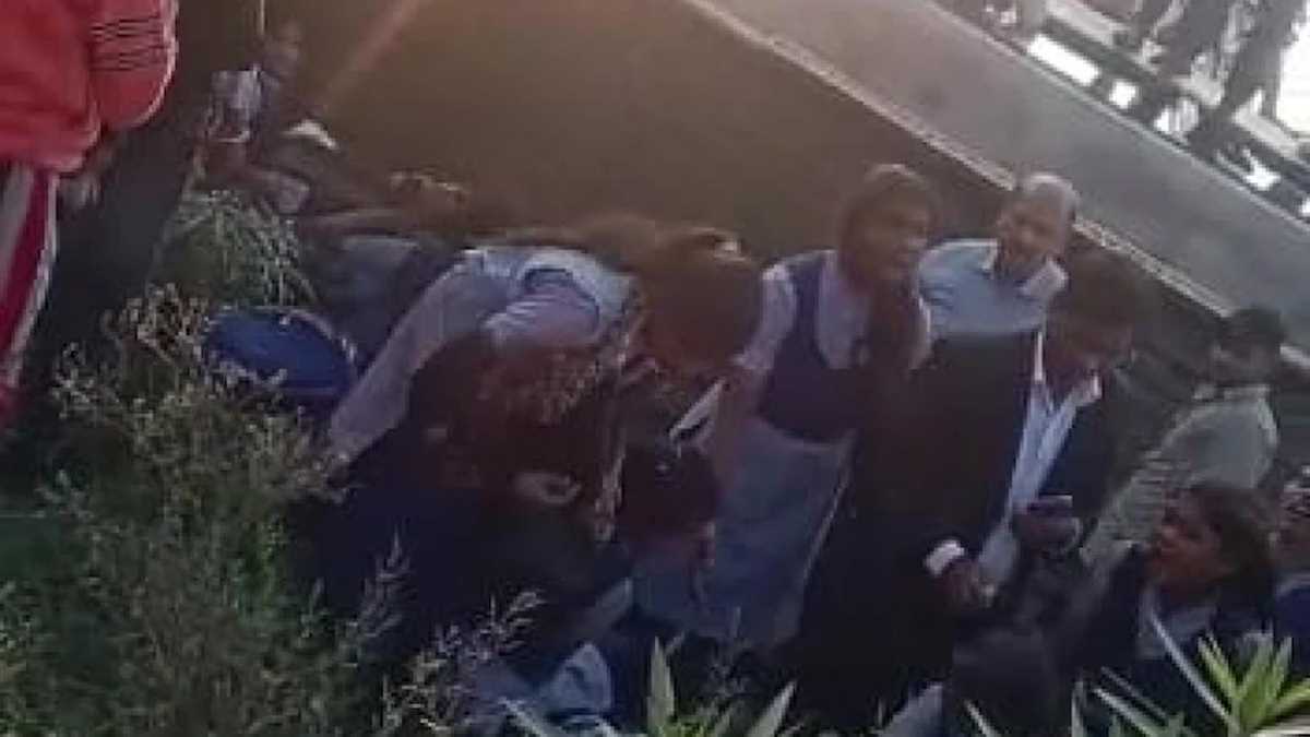 उत्तराखंड के सितारगंज में स्कूल बस पलटने से बड़ा हादसा, 2 की मौत, कई छात्रों घायल